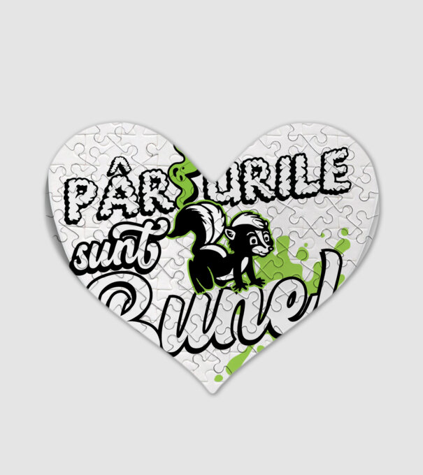 Pârțurile sunt bune model alb pe tricou