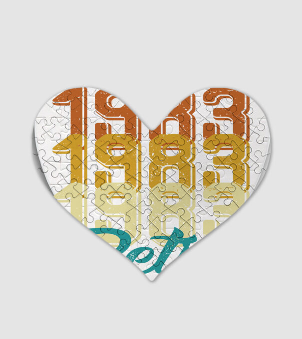 Retro 1983 model alb pe tricou
