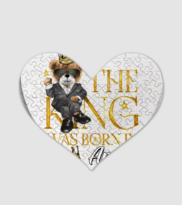 The king was born int APRIL model alb pe tricou