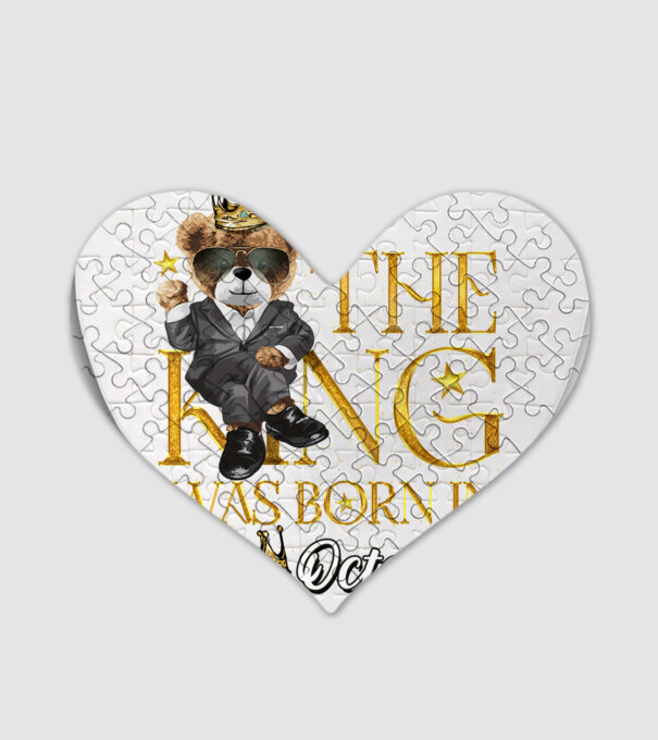 The king was born int OCTOBER model alb pe tricou