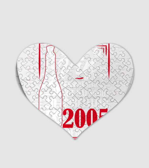 Un Vin Bun 2005 - Negru model alb pe tricou