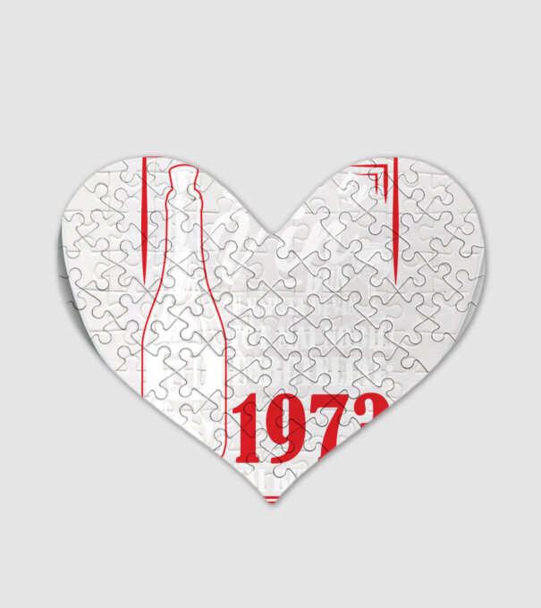 Un Vin Bun 1975 - Negru model alb pe tricou