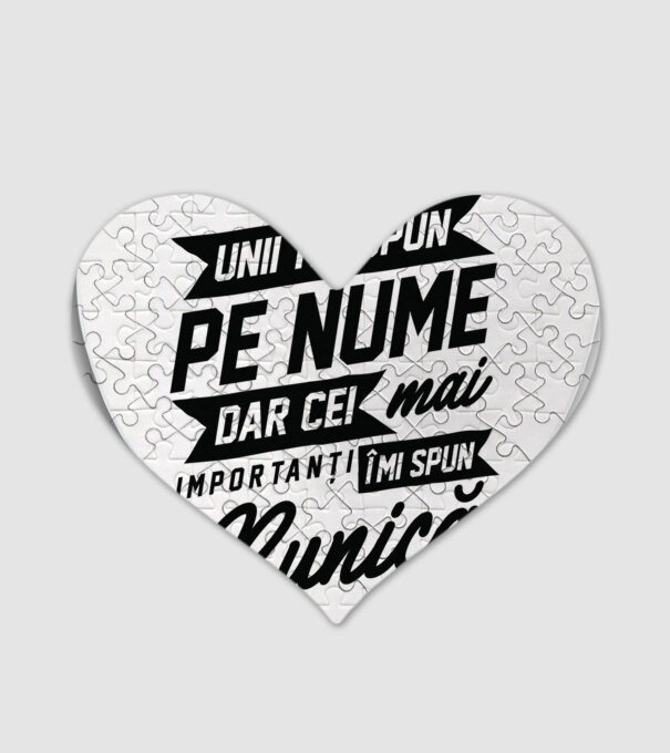 Unii îmi spun pe nume, dar cei mai importanți îmi spun bunică model alb pe tricou