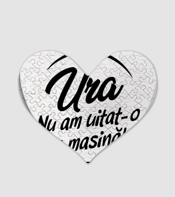 Ura! Nu l-am uitat în mașină! / Ura! Nu am uitat-o în mașină! model alb pe tricou
