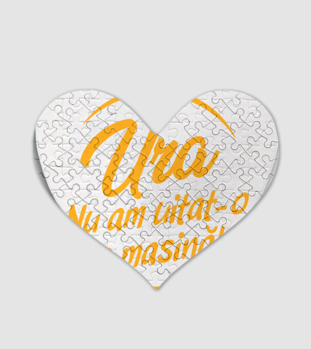Ura! Nu l-am uitat în mașină! / Ura! Nu am uitat-o în mașină! model alb pe tricou