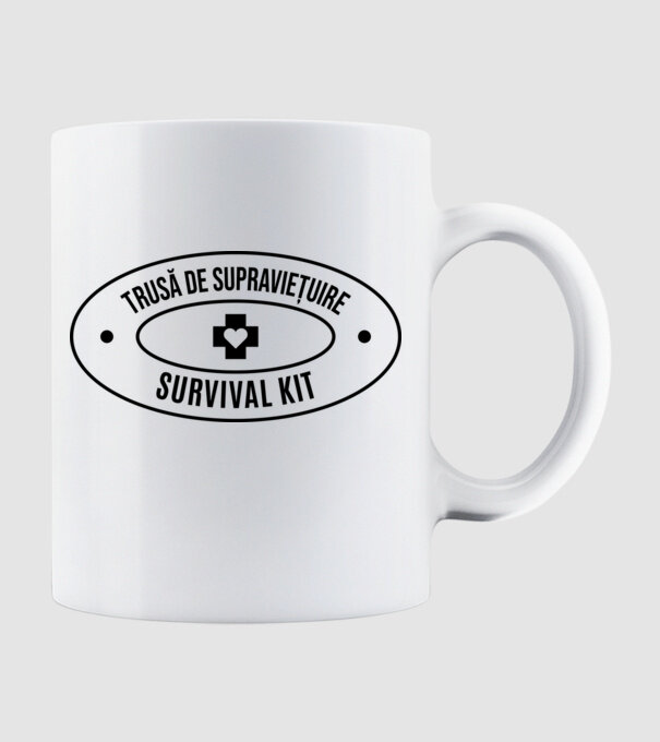 trusă de supraviețuire model alb pe tricou