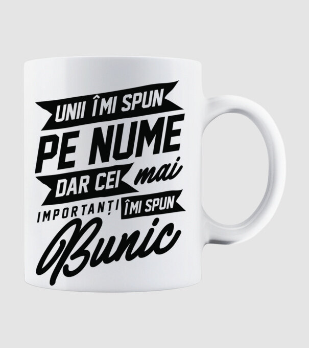 Unii îmi spun pe nume, dar cei mai importanți îmi spun bunic model alb pe tricou