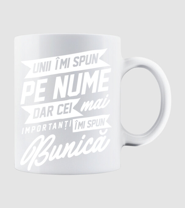 Unii îmi spun pe nume, dar cei mai importanți îmi spun bunică model alb pe tricou