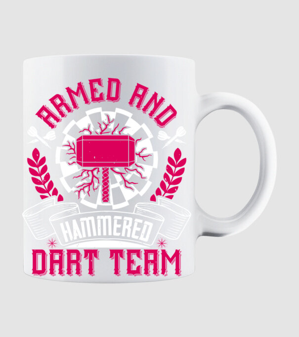 Armed and Hammered dart team model alb pe tricou