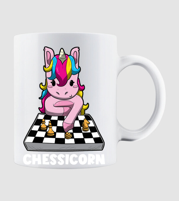Chessicorn model alb pe tricou