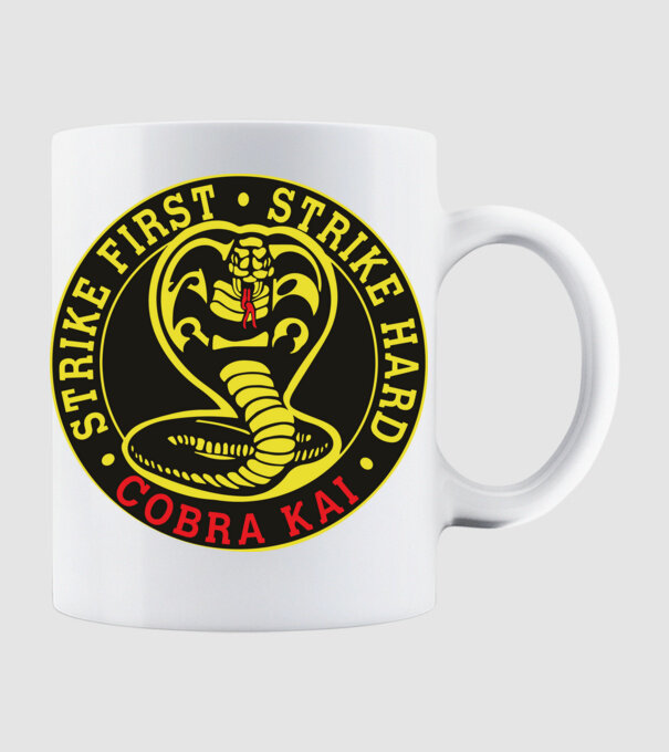 Strike first strike hard logo model alb pe tricou