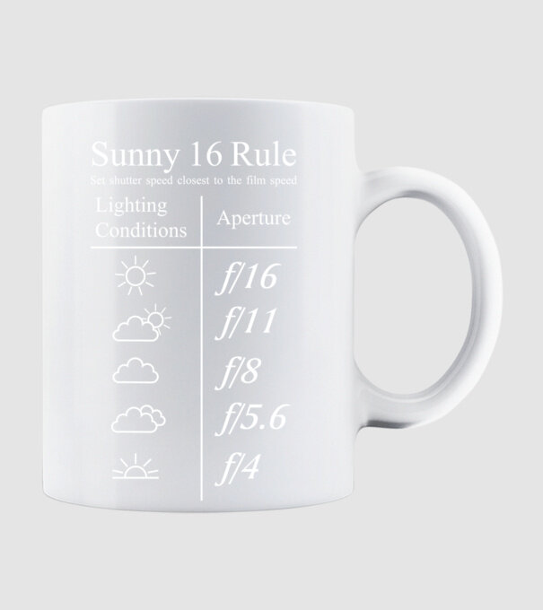 Sunny 16 Rule model alb pe tricou