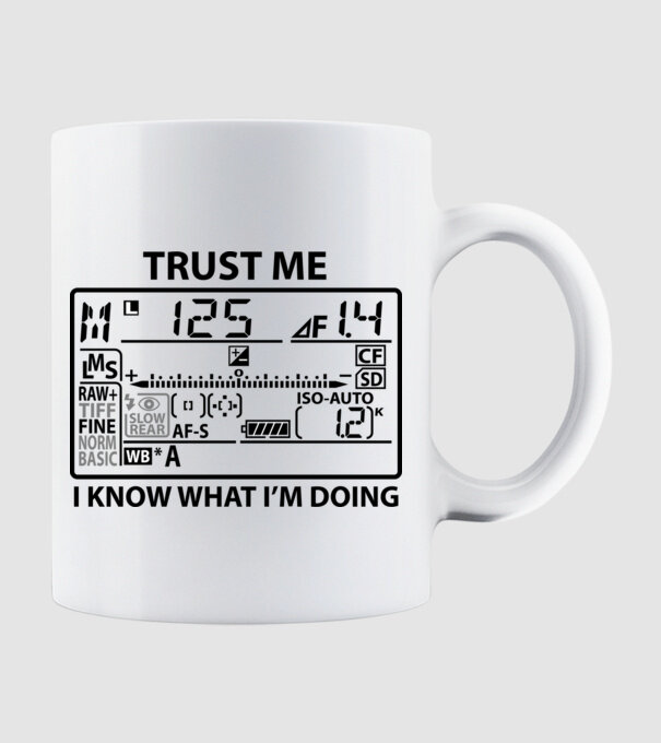 Trust me i'm a photographer model alb pe tricou