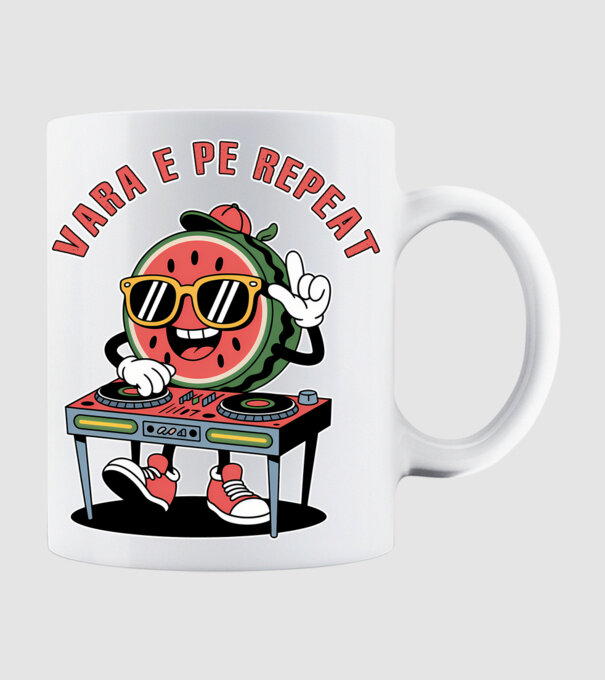 Vara e pe repeat model alb pe tricou