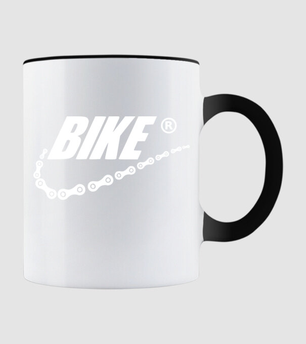 Bike model negru pe tricou