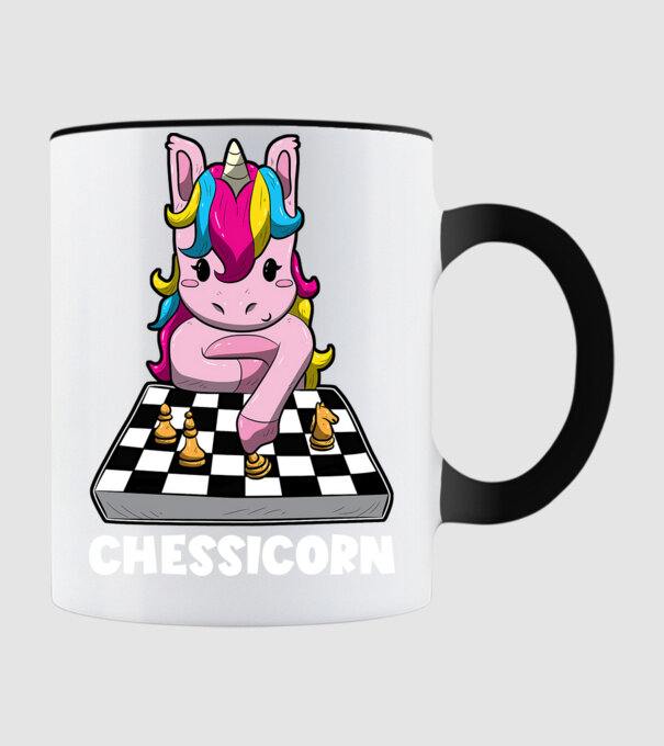 Chessicorn model negru pe tricou
