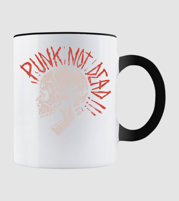Punk Not Dead model negru pe tricou
