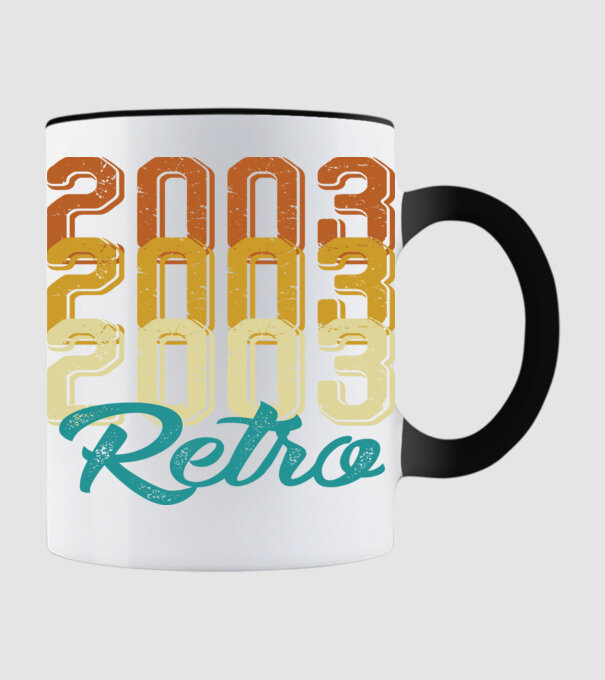 Retro 2003 model negru pe tricou