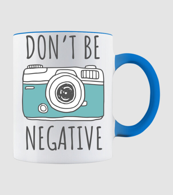 DON'T BE NEGATIVE model albastru deschis pe tricou