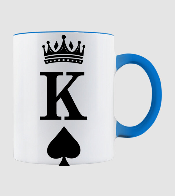 King model albastru deschis pe tricou