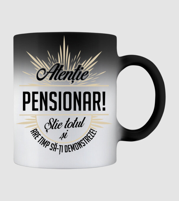 Atenție pensionar! Știe totul și are timp să-ți demonstreze! model negru pe tricou