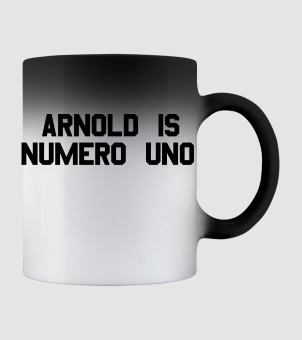 Arnold is Numero Uno model negru pe tricou