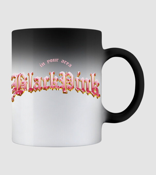 BLACPINK in your area model negru pe tricou