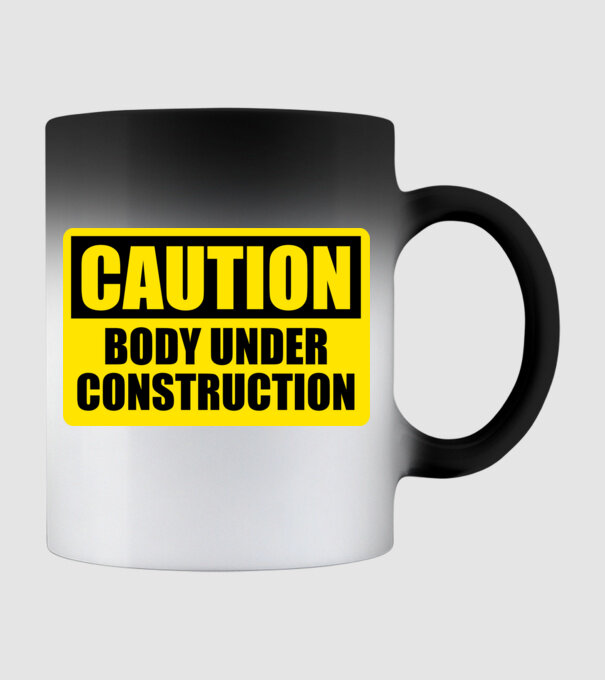 Caution Body Under Construction model negru pe tricou