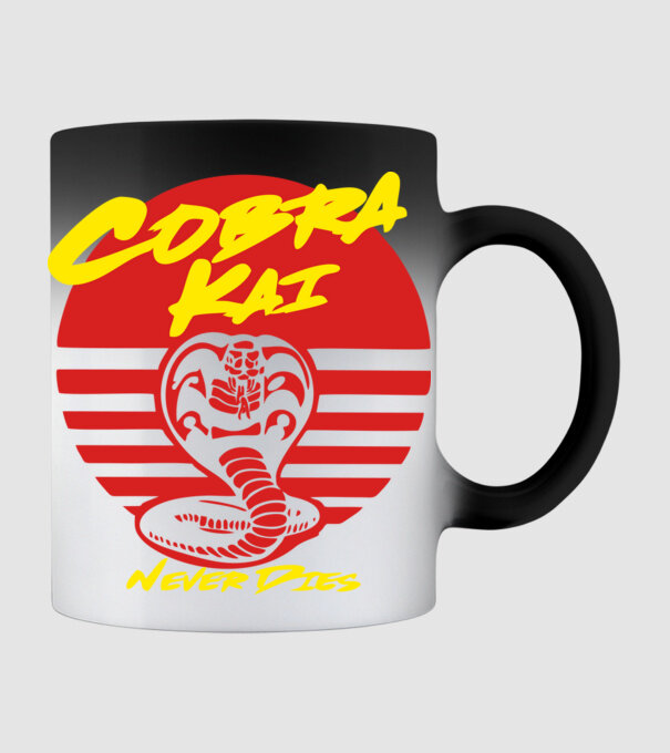cobra kai sunset logo model negru pe tricou