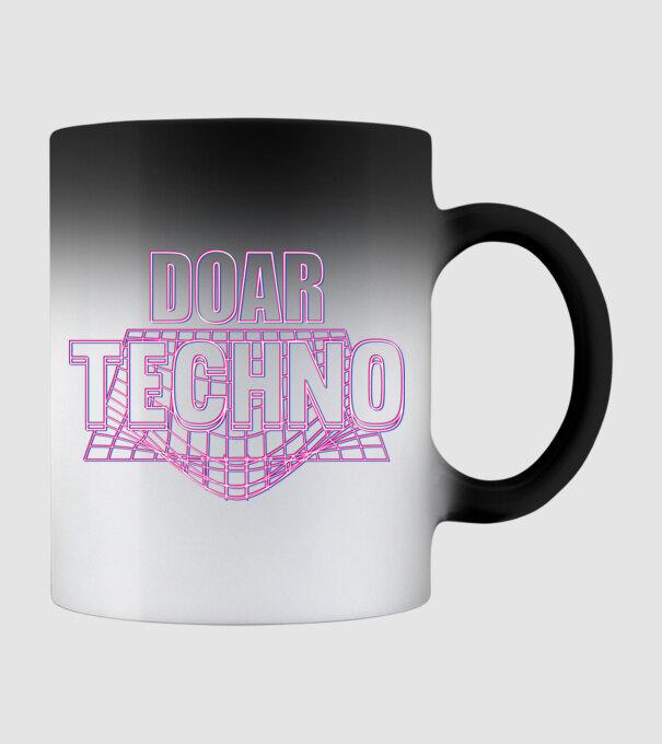 Doar techno model negru pe tricou