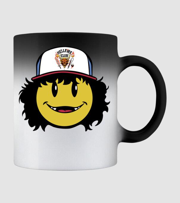 dustinhappyface model negru pe tricou
