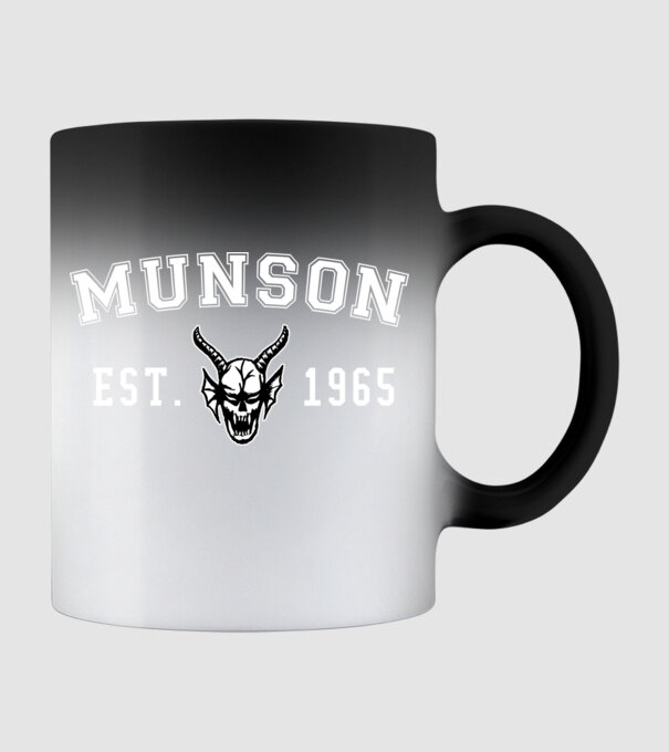 eddi munson est 1965 model negru pe tricou