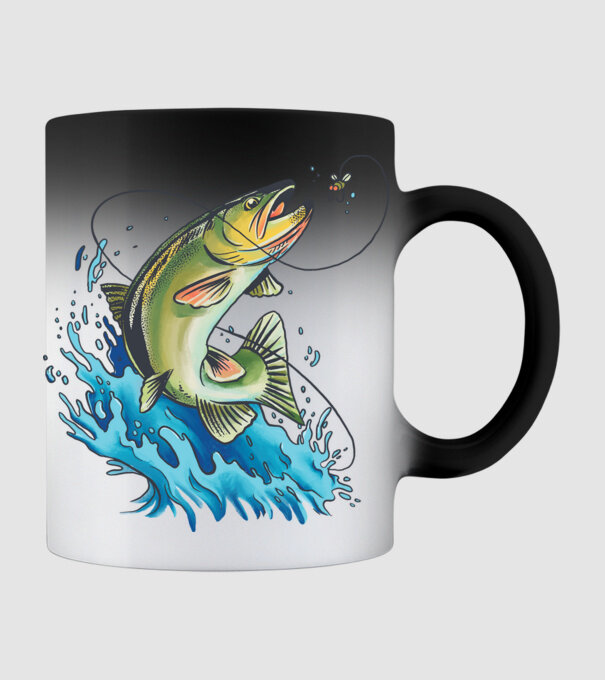 Fish model negru pe tricou