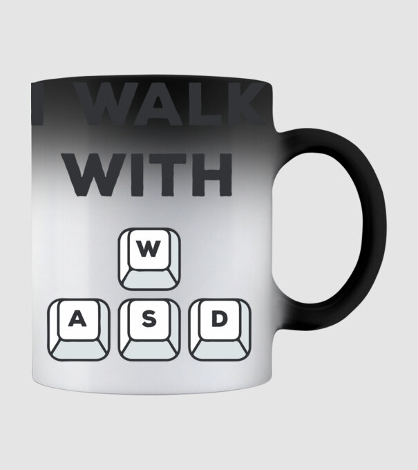 I Walk with WASD model negru pe tricou