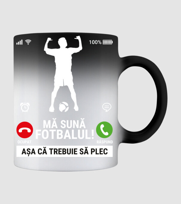 Mă sună fotbalul model negru pe tricou