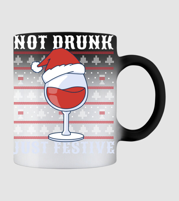 Not drunk just festive ugly sweater model negru pe tricou
