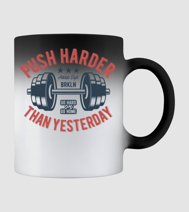 push harder model negru pe tricou