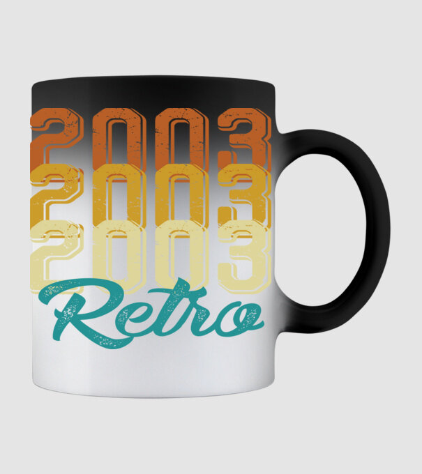 Retro 2003 model negru pe tricou