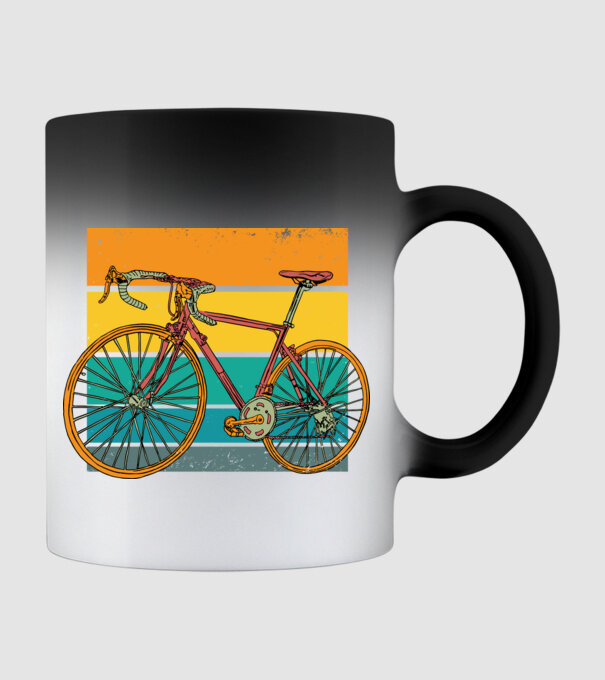 Retro bike model negru pe tricou