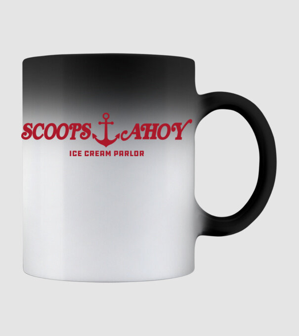 scoops and ahoy stranger things model negru pe tricou