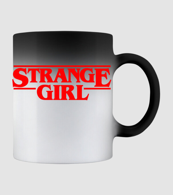 strange girl model negru pe tricou
