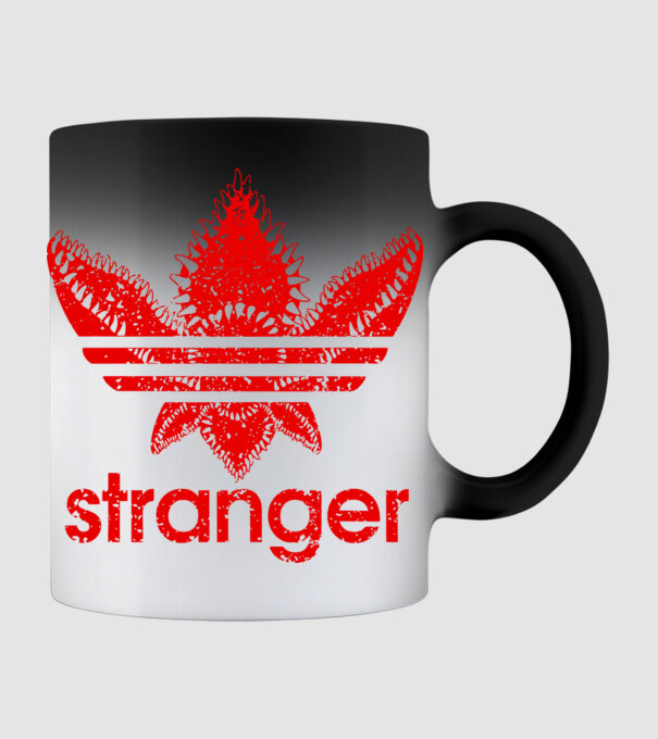 stranger logo red model negru pe tricou
