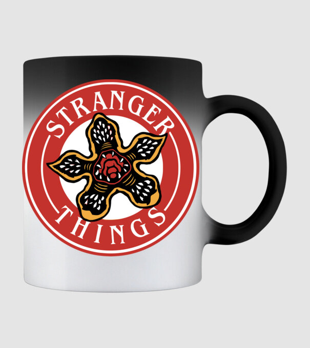 stranger things logo bucks model negru pe tricou