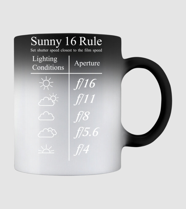 Sunny 16 Rule model negru pe tricou