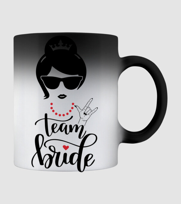 Team Cool Bride model negru pe tricou