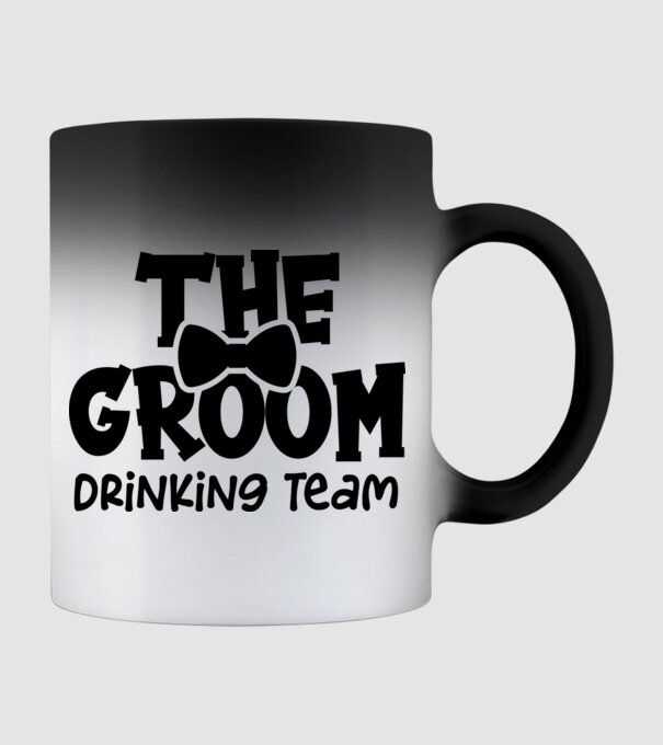 The Groom model negru pe tricou
