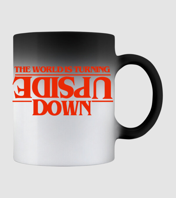 the world is turning upside down model negru pe tricou