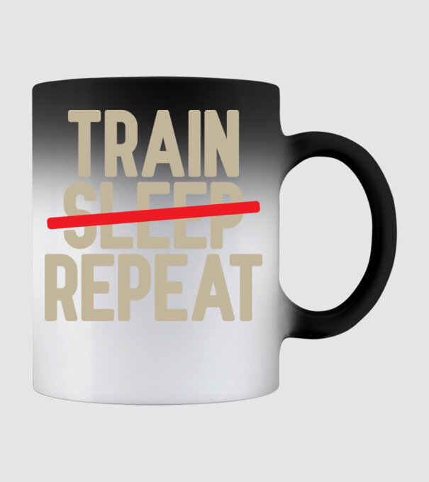 Train repeat model negru pe tricou