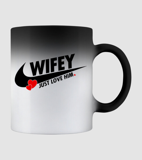 Wifey Just love him model negru pe tricou
