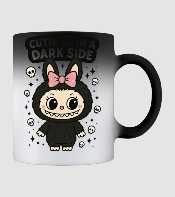 Cutie with a dark side model negru pe tricou